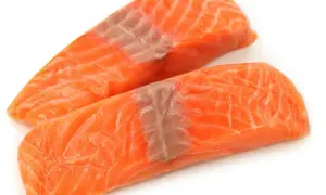 Łosoś ile kalorii? Sprawdź, ile naprawdę ma kalorii w 100g