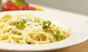 Ile kalorii ma spaghetti carbonara? Zaskakujące wartości kaloryczne