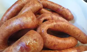 Najlepszy przepis na kiełbasę kruchą, który zawsze się udaje