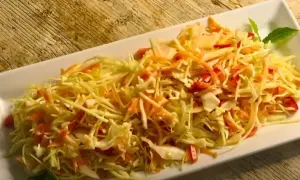 Kapusta jak z chińskiej restauracji - pyszny przepis na surówkę