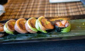 Ile kcal ma sushi? Poznaj kaloryczność różnych rodzajów sushi