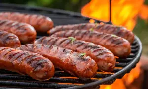 Najlepsza kiełbasa na ognisko - unikaj błędów przy wyborze