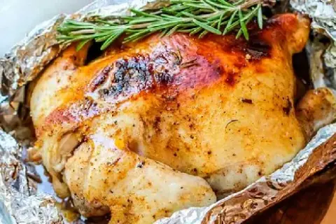 Jak podgrzać pieczonego kurczaka żeby nie był suchy i soczysty
