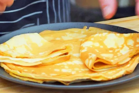 Naleśniki jak z restauracji przepis – idealne na każdą okazję