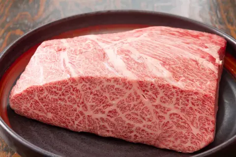 Wołowina Kobe cena – Dlaczego tak drogo? Sprawdź, co wpływa na koszt