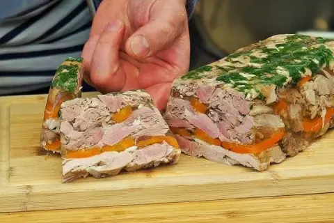 Jak ugotować galaretę z nóżek i golonki - sprawdzony przepis na smaczne danie