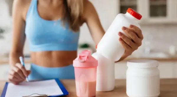 Ile kalorii ma shake proteinowy? Sprawdź, co naprawdę zawiera