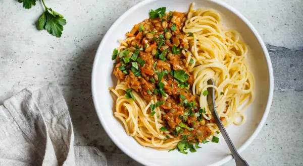 Ile kcal ma porcja spaghetti? Zaskakujące różnice w kaloriach!