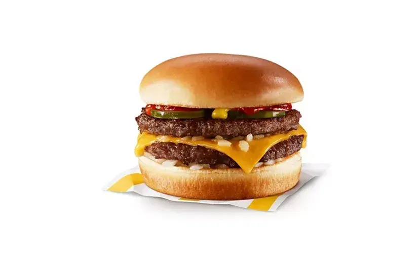 Ile kcal ma McDouble? Zaskakujące fakty o kaloriach w McDonald's