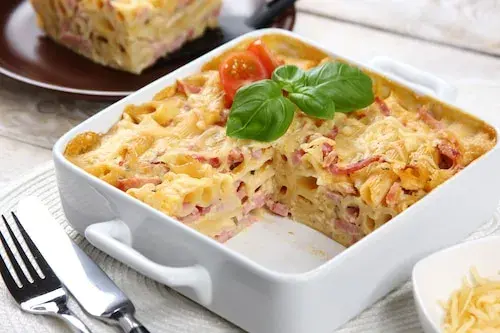 Z czym zrobić makaron na obiad? Proste i smaczne przepisy na dania