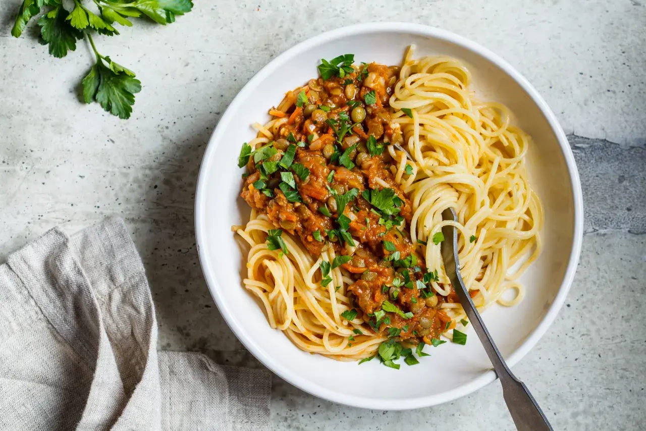 Ile kcal ma porcja spaghetti? Zaskakujące różnice w kaloriach!