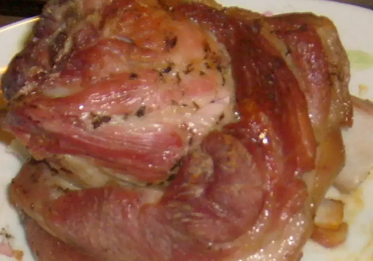 Najlepsza golonka gotowana i pieczona, soczysta i rumiana, z chrupiącą skórką.