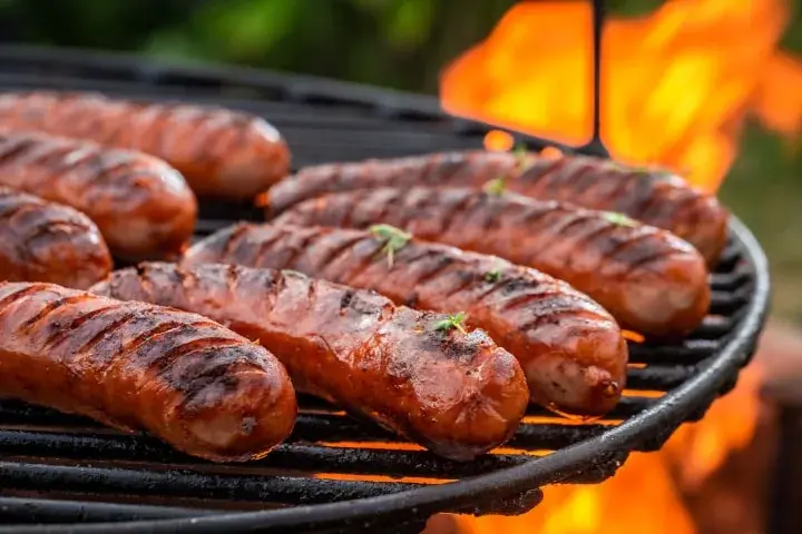 Najlepsza kiełbasa na ognisko - unikaj błędów przy wyborze