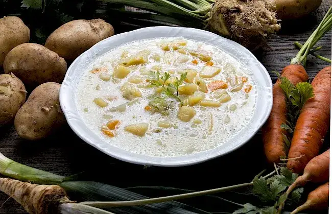 Zdjęcie Ile kalorii ma zupa warzywna? Sprawdź, co naprawdę jesz!