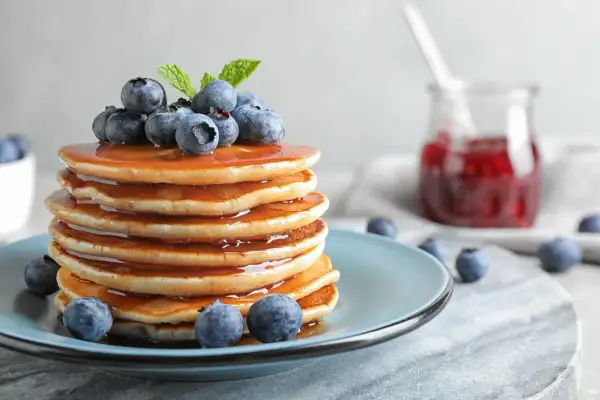 Przepis na zdrowe pancakes, które zaspokoją Twoje pragnienia na diecie